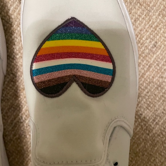Vans White Slip-On Sneakers with Rainbow Heart Design Aster Pride - Picture 5 of 7